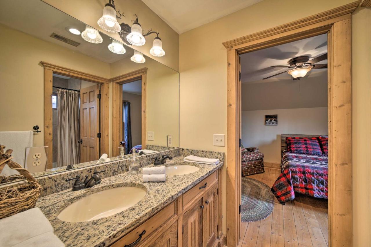 Luxury Cabin Rental In Franklin With Private Hot Tub Екстериор снимка