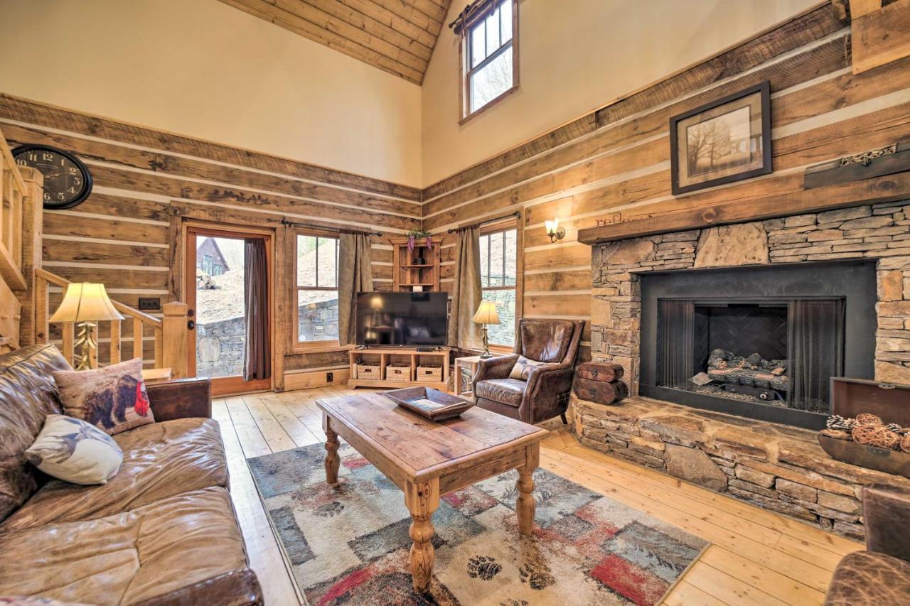 Luxury Cabin Rental In Franklin With Private Hot Tub Екстериор снимка