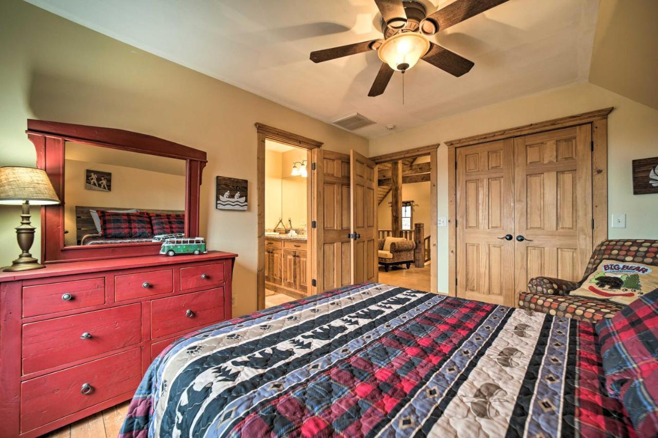 Luxury Cabin Rental In Franklin With Private Hot Tub Екстериор снимка