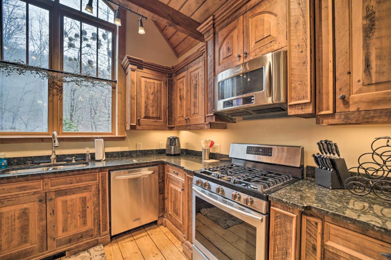 Luxury Cabin Rental In Franklin With Private Hot Tub Екстериор снимка