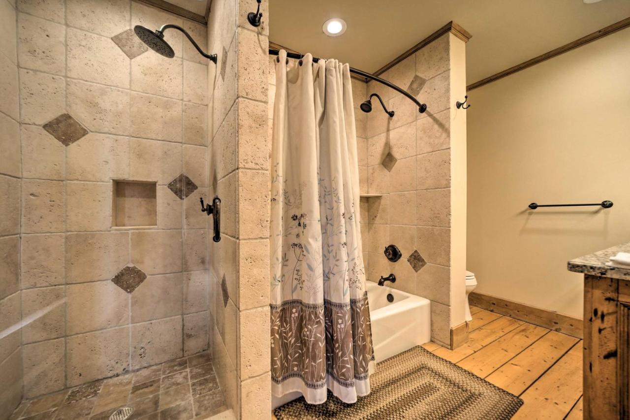 Luxury Cabin Rental In Franklin With Private Hot Tub Екстериор снимка